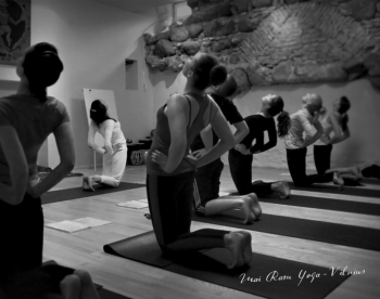 Mai Ram Yoga Ashram Vilnius jogos praktikos akimirkos